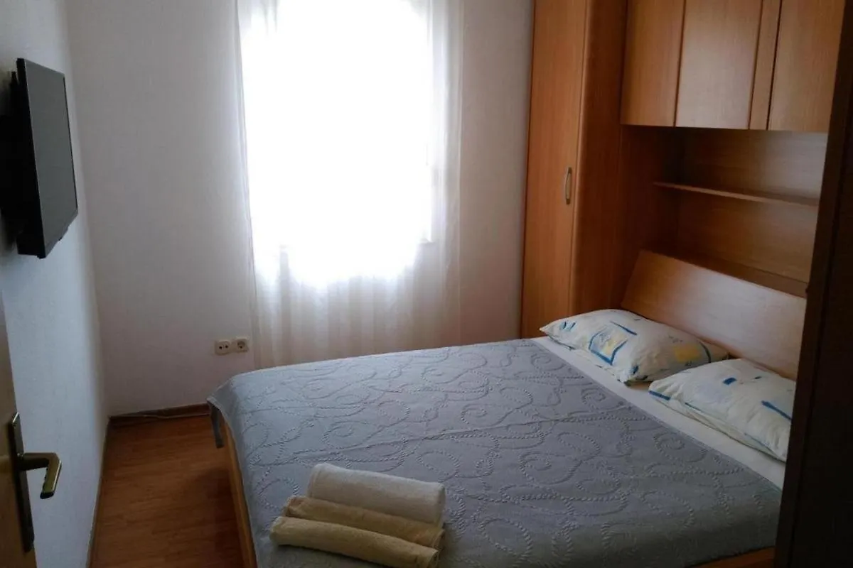 Apartments With A Parking Space Kastel Kambelovac, Kastela - 20998 0*,