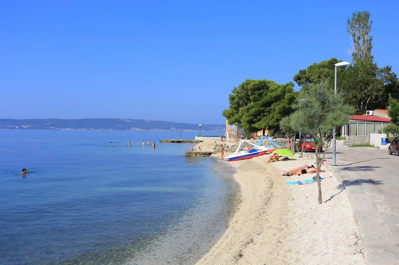 Apartments With A Parking Space Kastel Kambelovac, Kastela - 20998