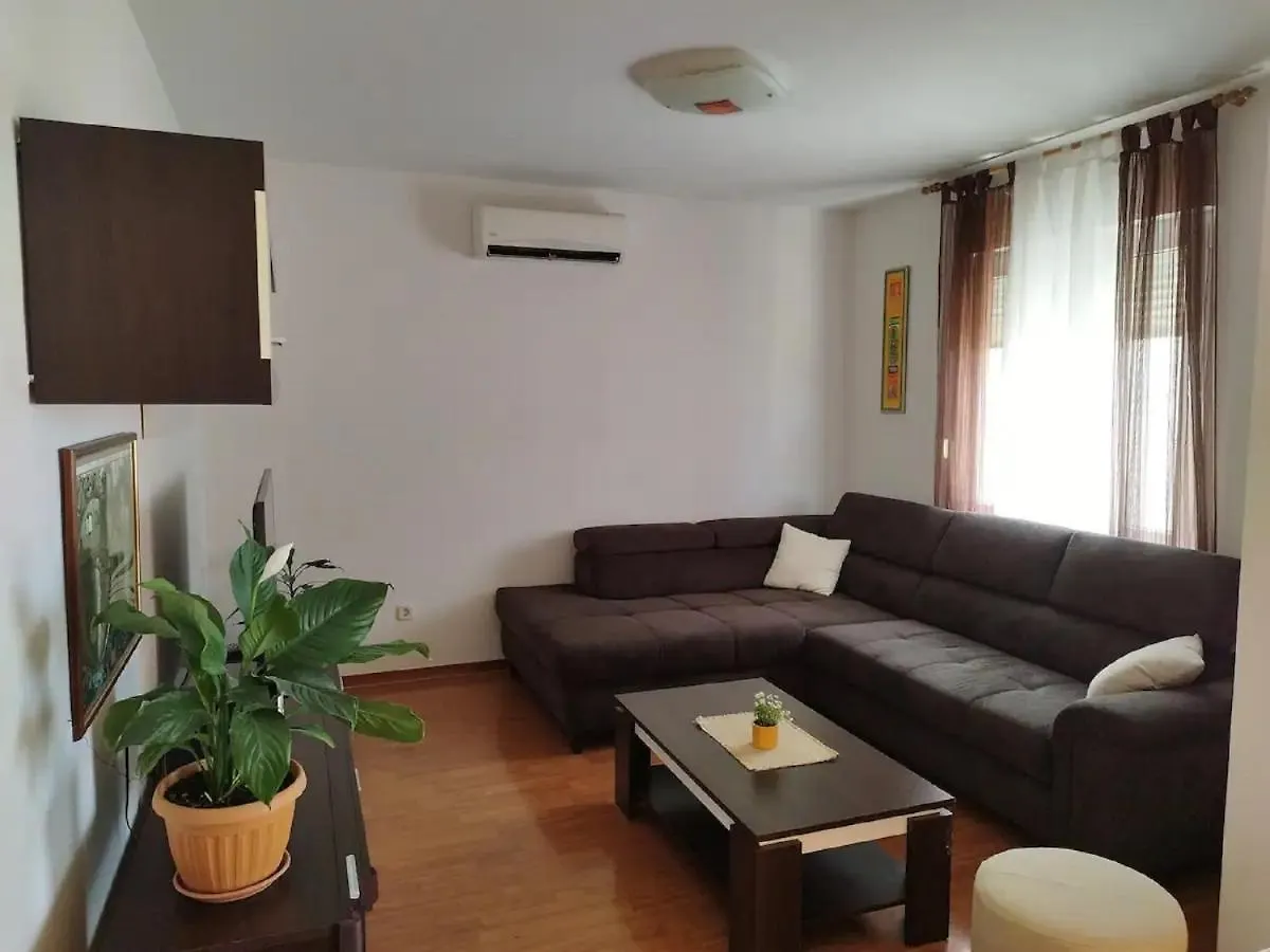 Apartments With A Parking Space Kastel Kambelovac, Kastela - 20998